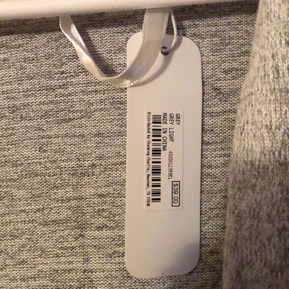 Brand New Charming Charlie Grey short sleeve sweater OS - Picture 2 of 3